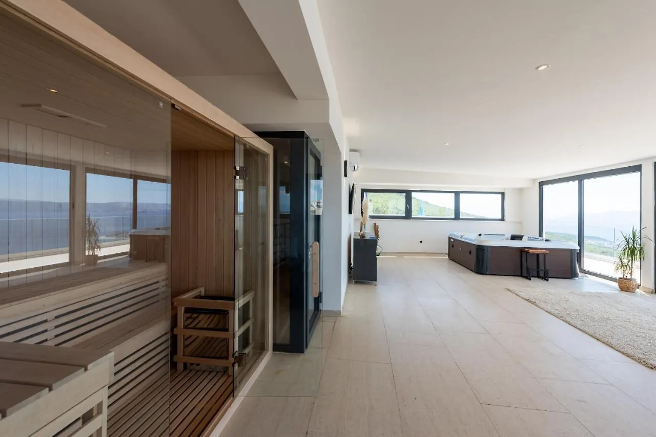 Villa Laurynn With Roof Top Spa And Pool Crikvenica Croatia